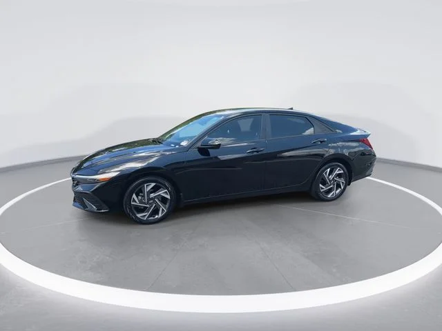 Used 2025 Black Hyundai SEL Sport image 4