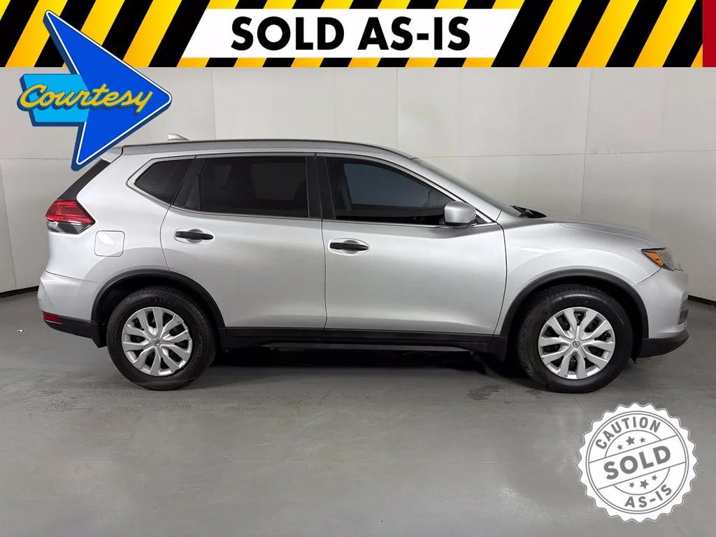 Used 2017 Silver Nissan S image 9