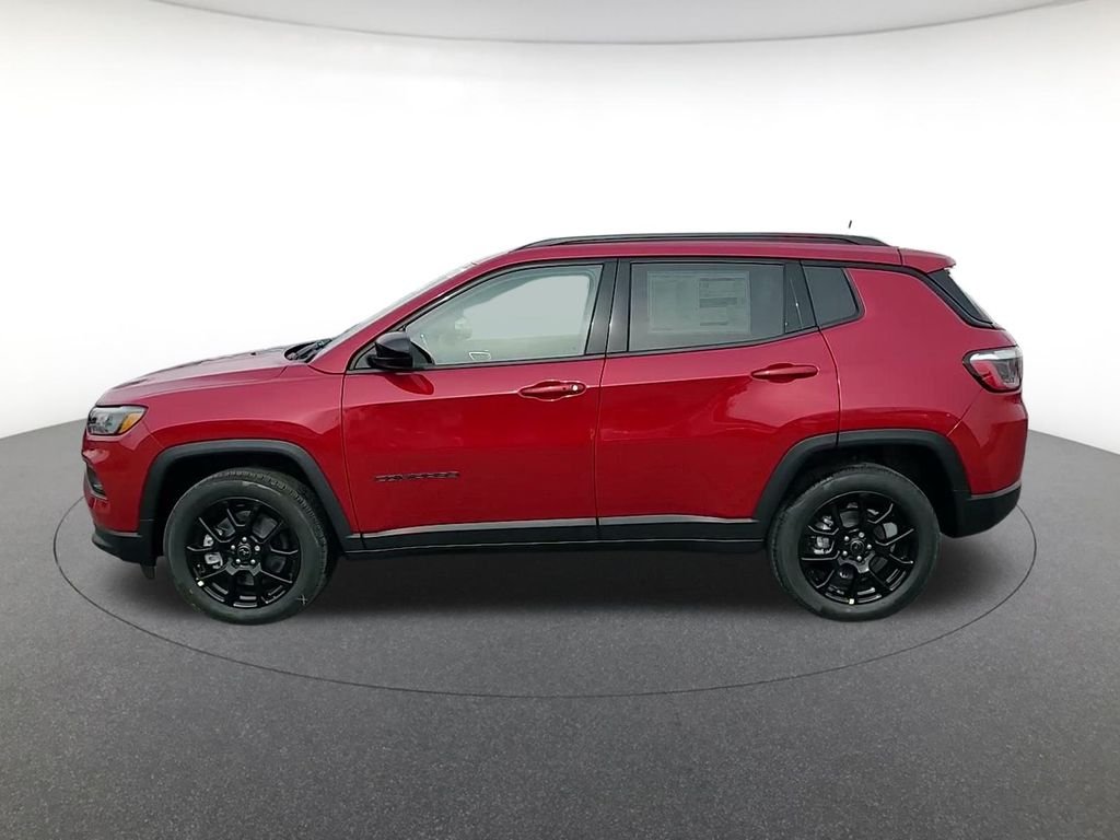 New 2026 Red Hot Pearl-Coat Exterior Paint Jeep Latitude image 8