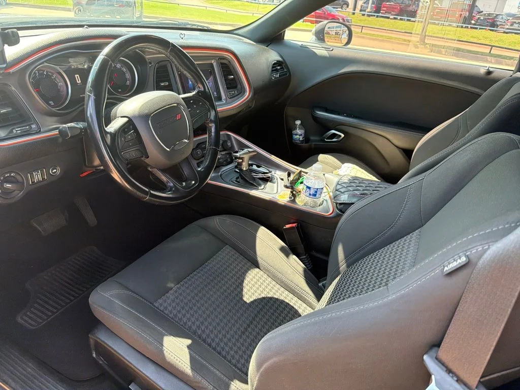 Used 2019 Gray Dodge SXT image 7