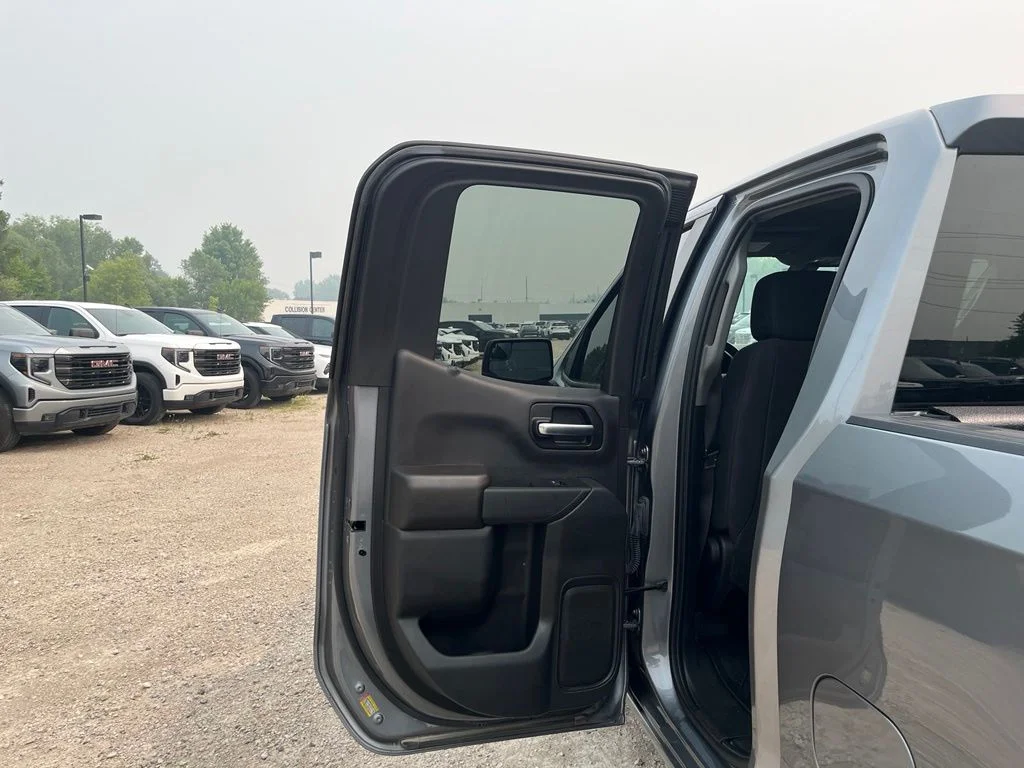Used 2021 Steel Metallic Chevrolet Custom image 28
