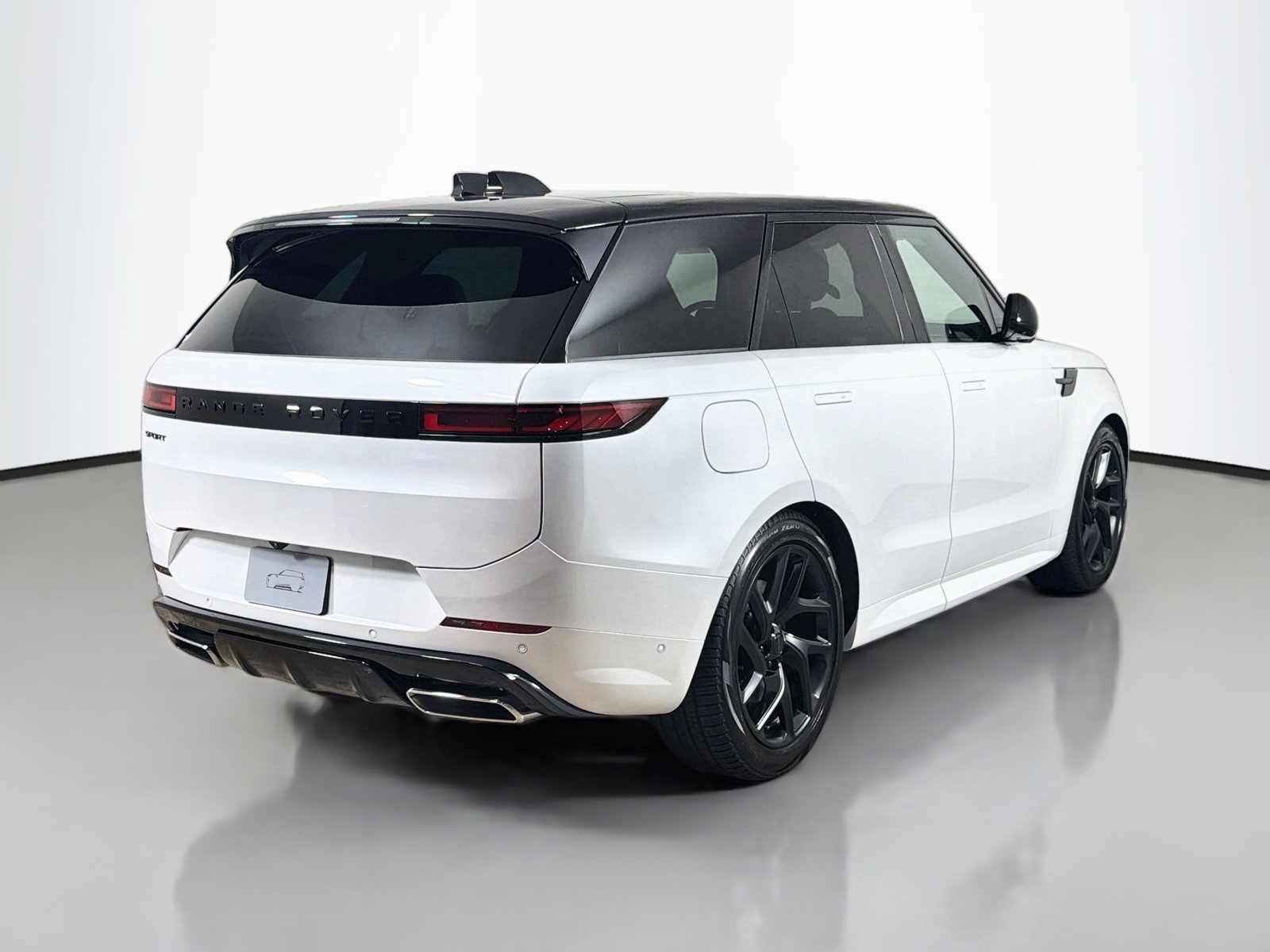 New 2027 Ostuni Pearl White Land Rover Battersea Edition image 5