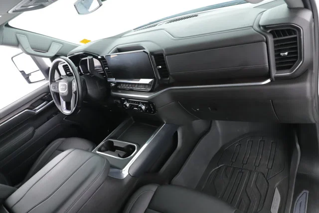 Used 2025 White GMC SLT image 35