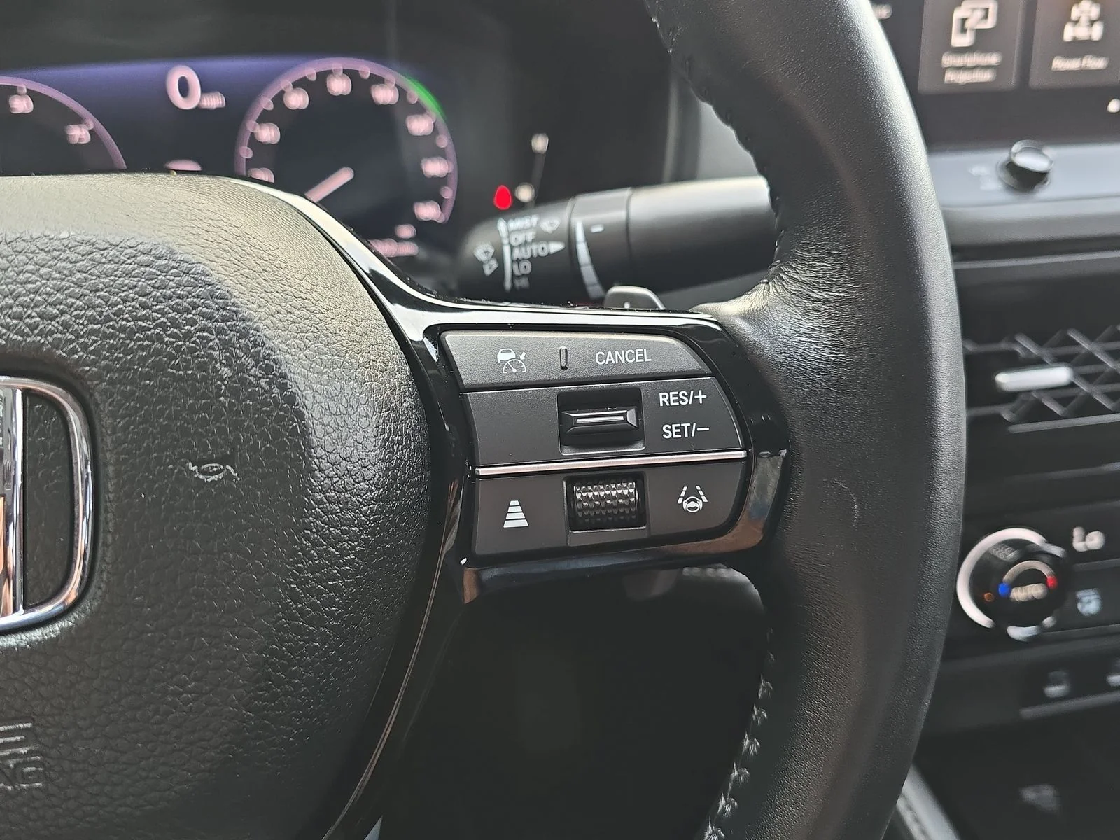 2024 Honda Accord Hybrid Touring - Photo 18