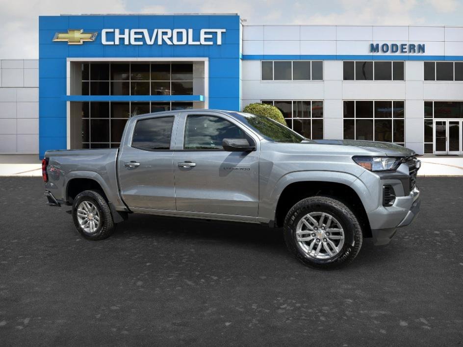 Used 2026 Sterling Gray Metallic Chevrolet 4WD LT image 6
