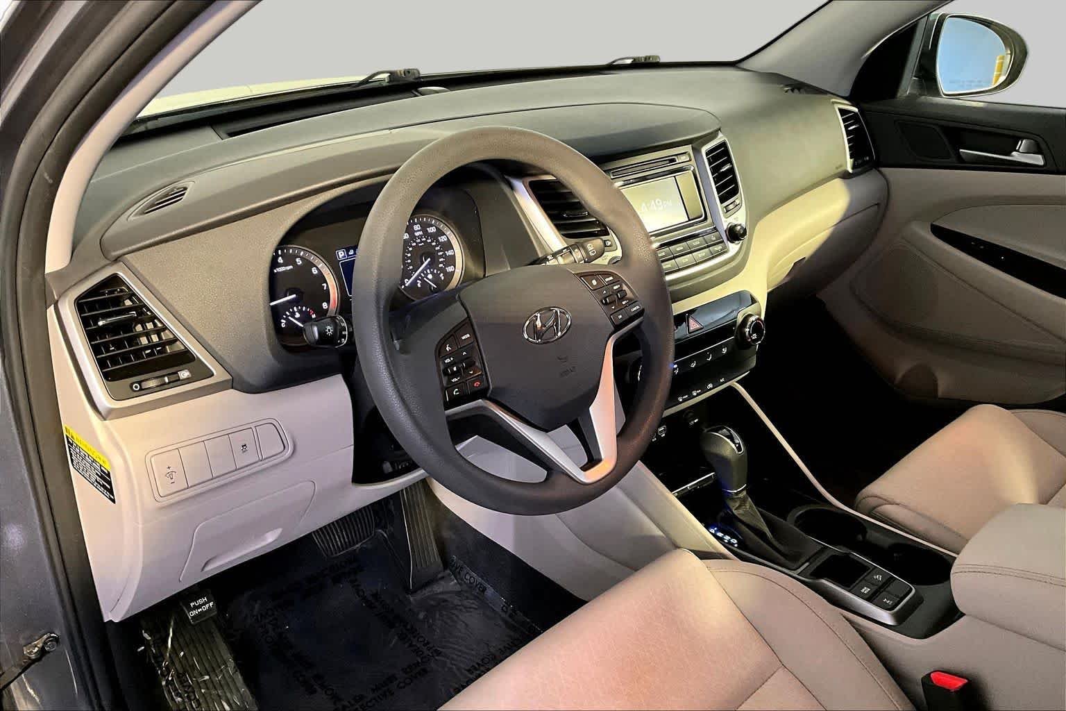 Used 2017 Coliseum Gray Hyundai SE image 17