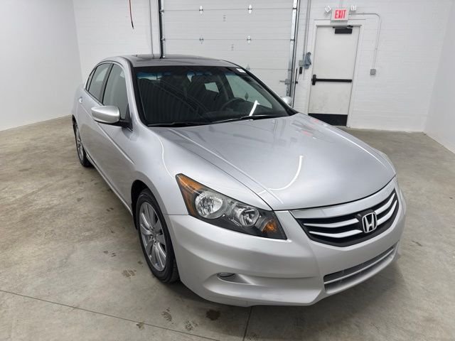 Used 2011 Silver Honda EX image 3
