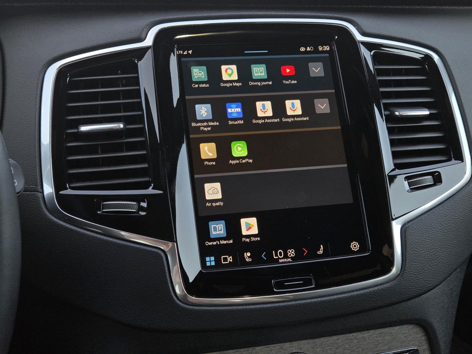 Used 2023 Onyx Black Metallic Volvo Ultimate image 27