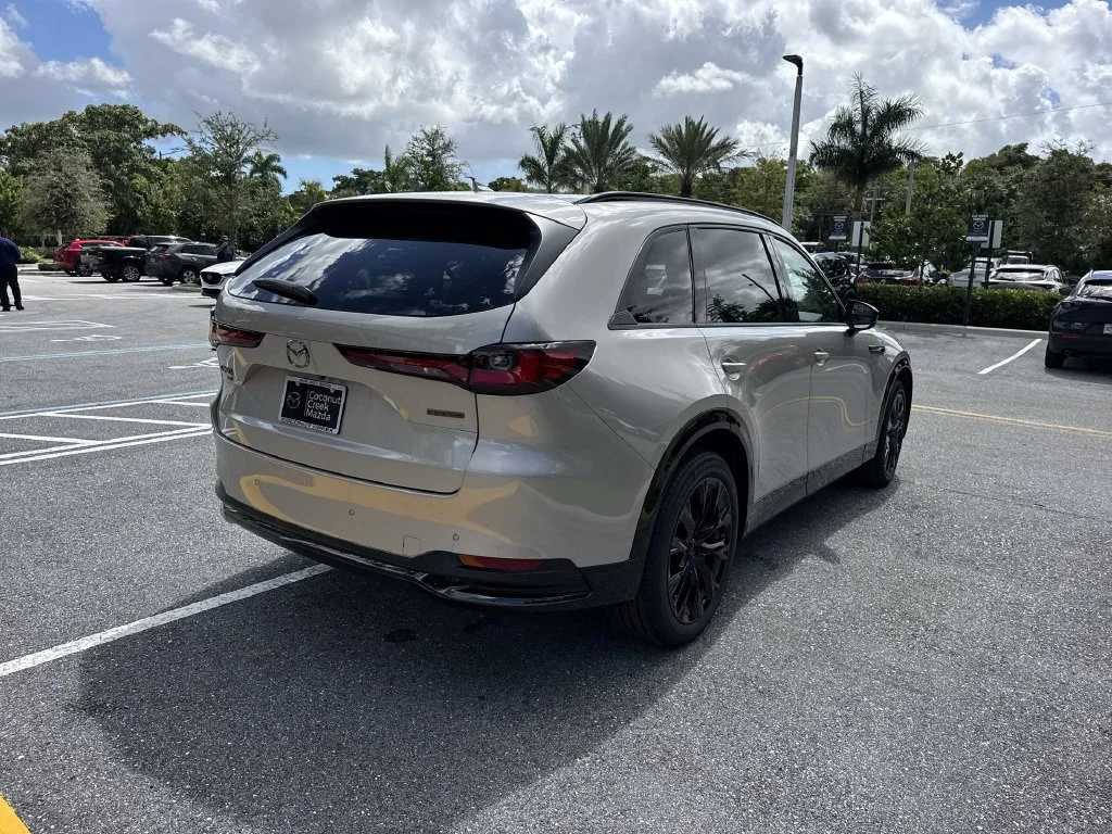 New 2026 Platinum Quartz Mazda 3.3 Turbo S Premium image 3