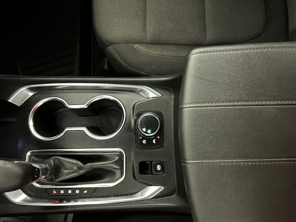 Used 2023 Green Chevrolet LT image 23