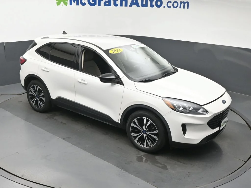 Certified Used 2022 White Ford SE image 3