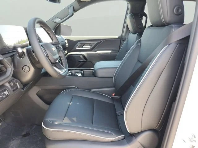 New 2026 Summit White Chevrolet LT - Extended Range image 19