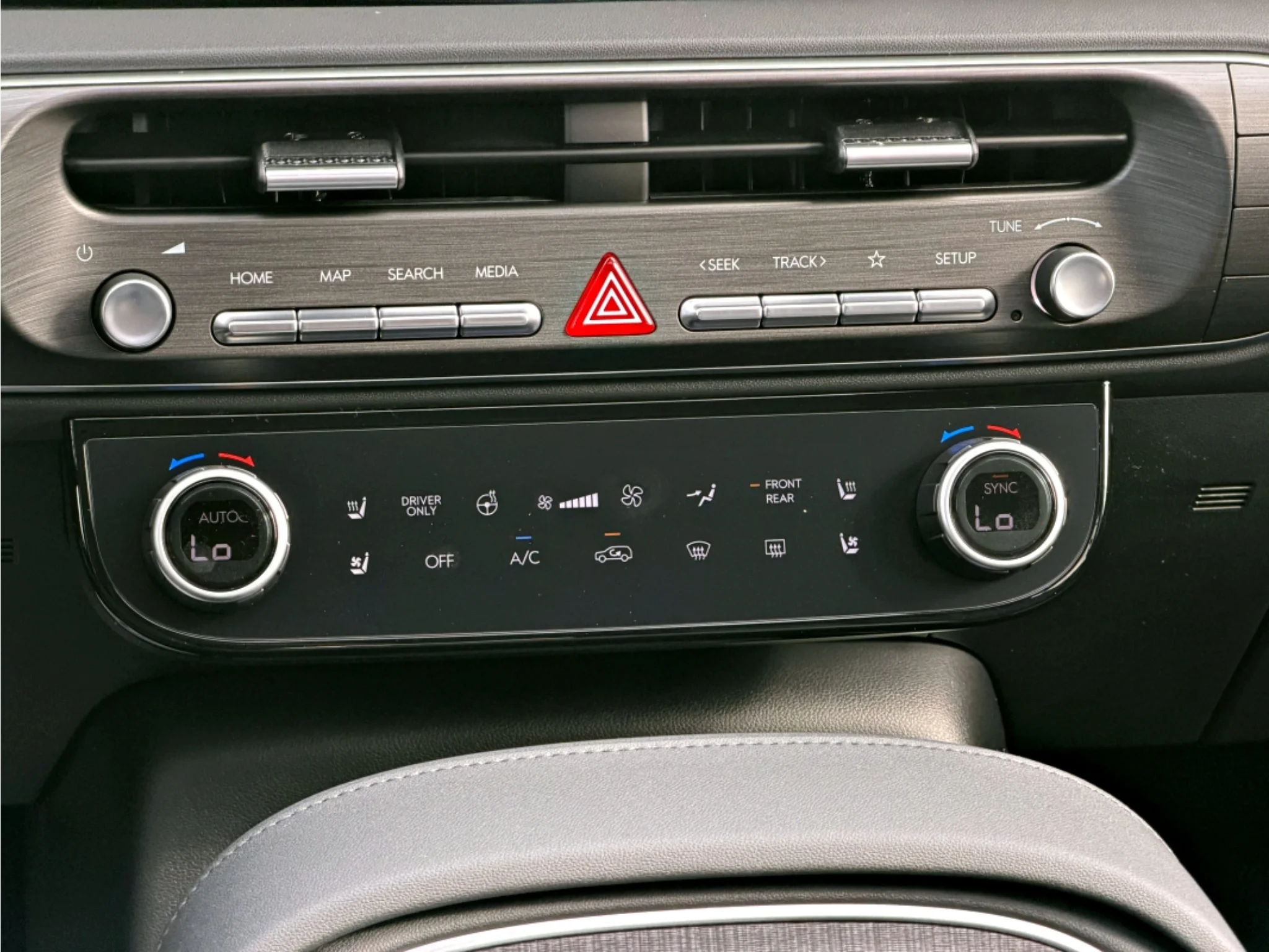 New 2026 Creamy White Pearl Hyundai SEL Premium 7P image 16