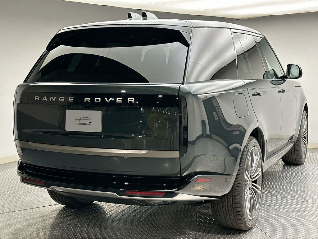 New 2026 Belgravia Green Metallic Land Rover SE image 11