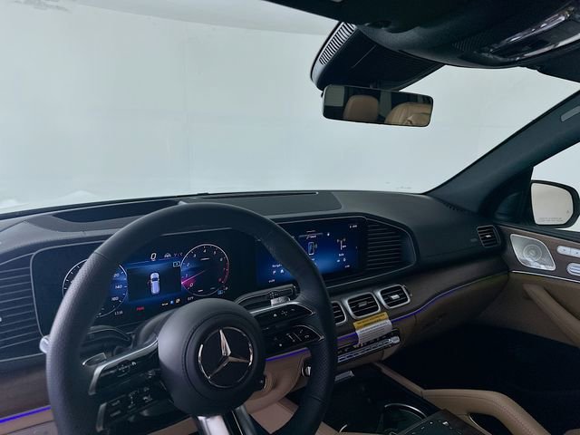 New 2026 MANUFAKTUR Moonlight White Metallic Mercedes-Benz GLS 580 image 42