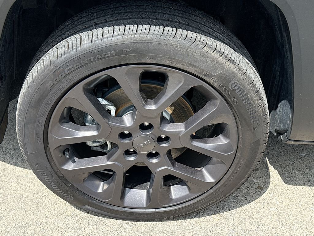 Certified Used 2023 Graphite Gray Jeep Limited image 32