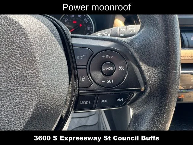 Used 2019 Gray Toyota XLE image 22
