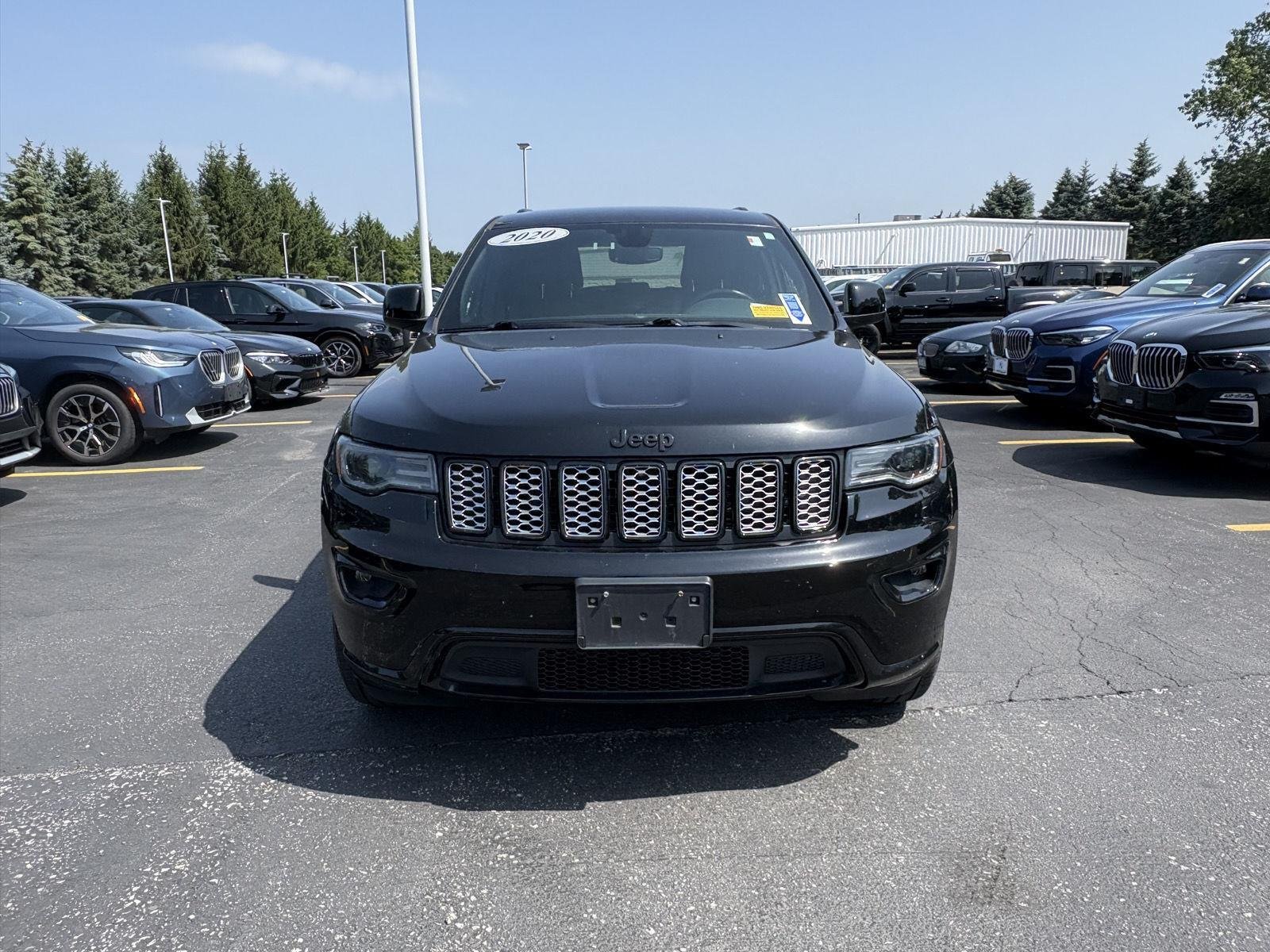 Used 2020 Diamond Black Crystal Pearlcoat Jeep Altitude image 2