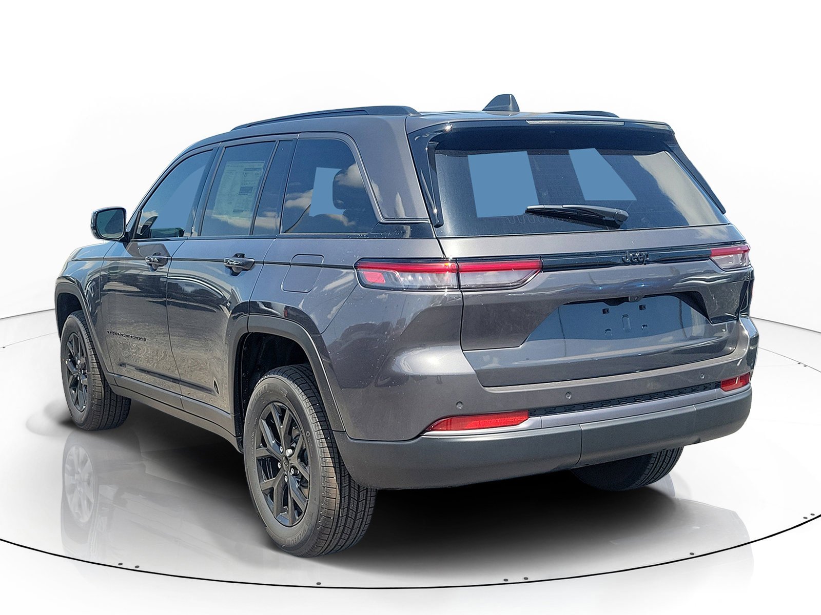 New 2026 Baltic Gray Metallic Clear-Coat Exterior Paint Jeep Altitude image 3