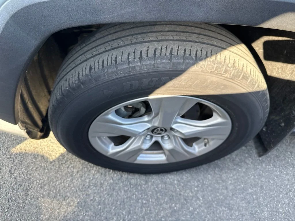 Used 2019  Toyota XLE image 18