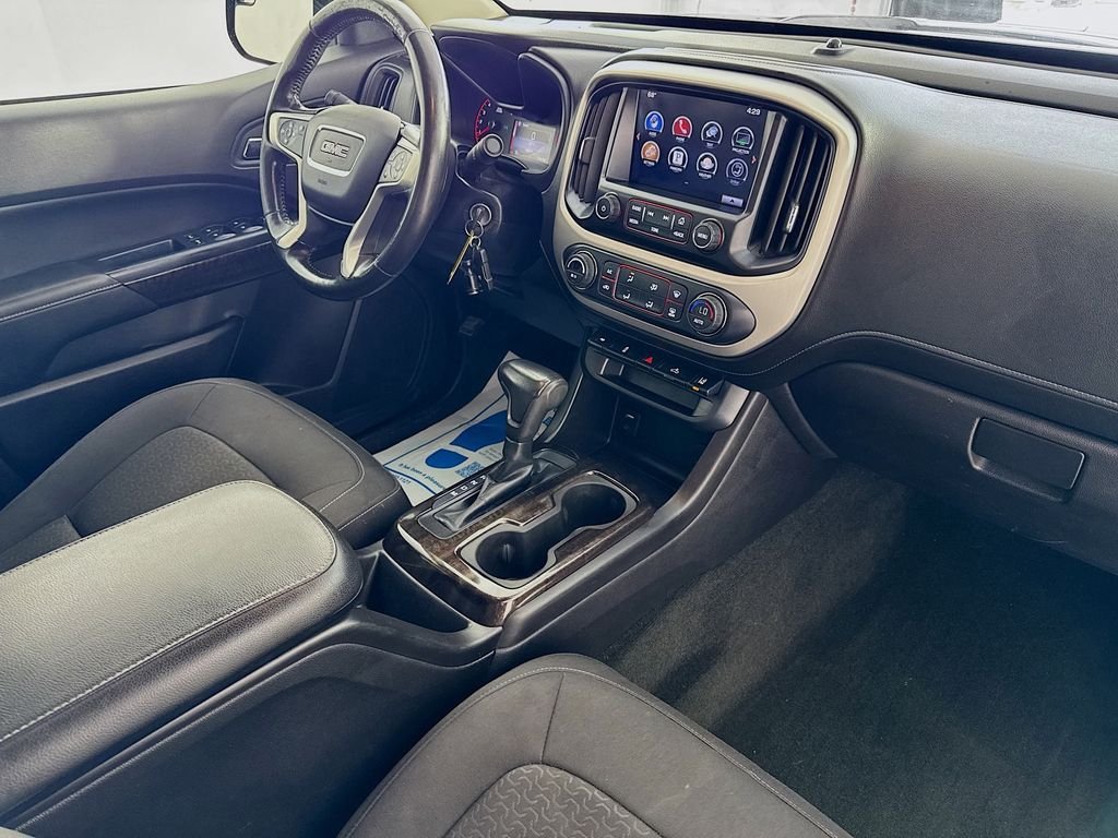 Used 2016 Onyx Black GMC SLE1 image 34
