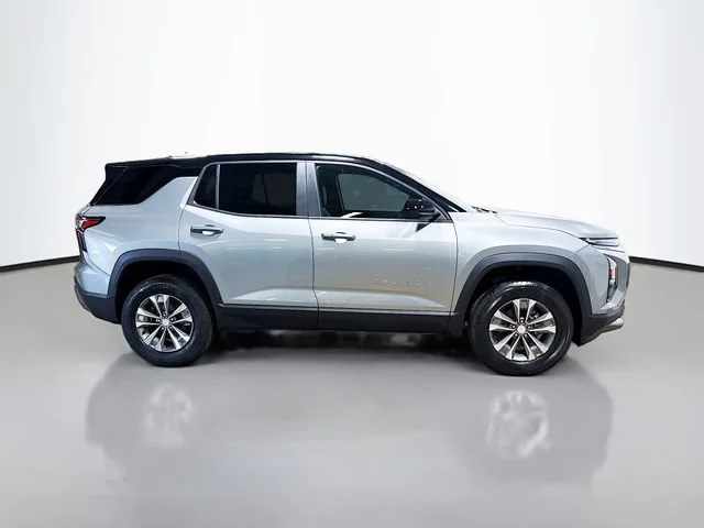 2027 Chevrolet Equinox LT - Photo 6