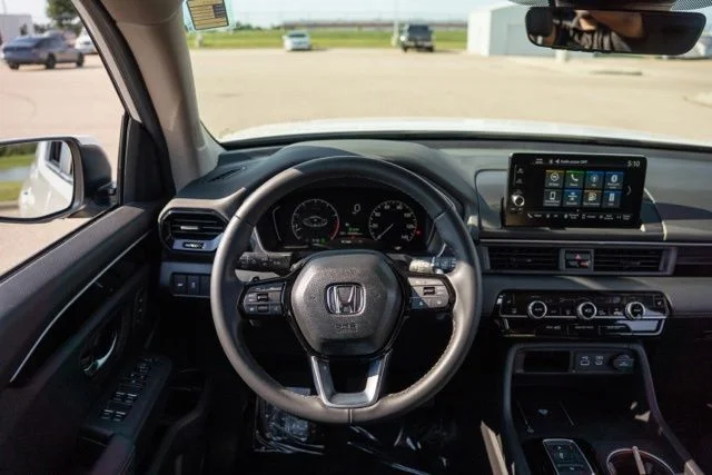 Used 2025 White Honda EX-L image 14