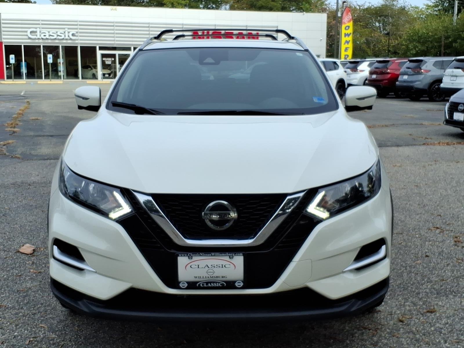 Used 2021 Pearl White Tricoat Nissan SL image 2
