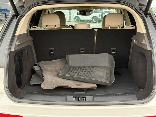 Used 2022 White Lincoln Standard image 6