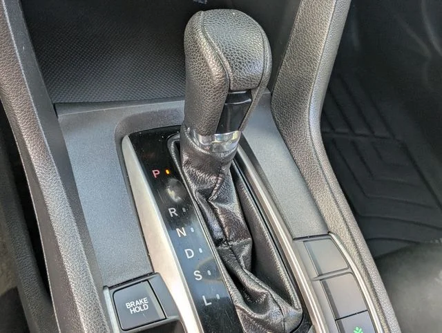 Used 2017  Honda LX image 21