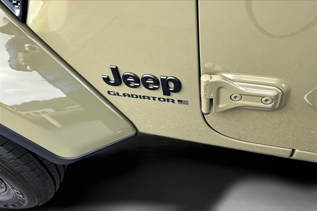 2025 Jeep Gladiator Sport S - Photo 11