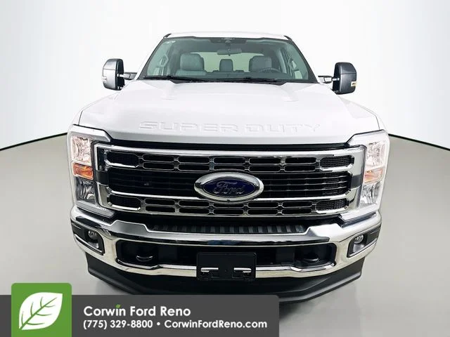 New 2026 Oxford White Ford XLT image 2