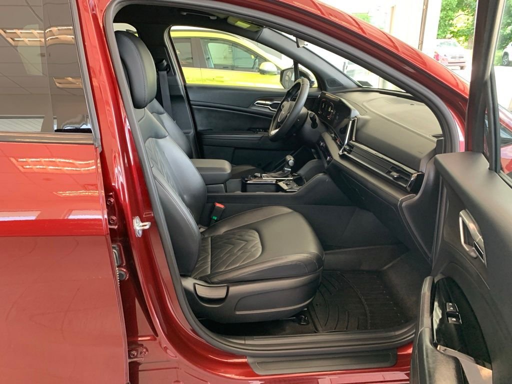 Used 2023 Red Kia X-Line image 19