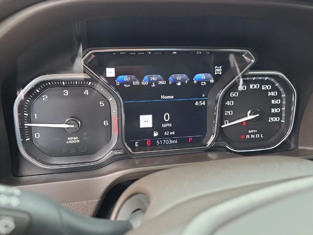 Used 2021 White GMC Denali image 20