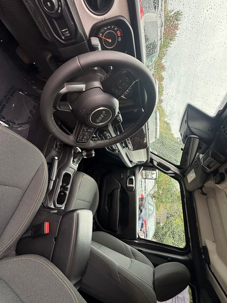 Used 2025 Granite Crystal Metallic Clearcoat Jeep Willys image 19