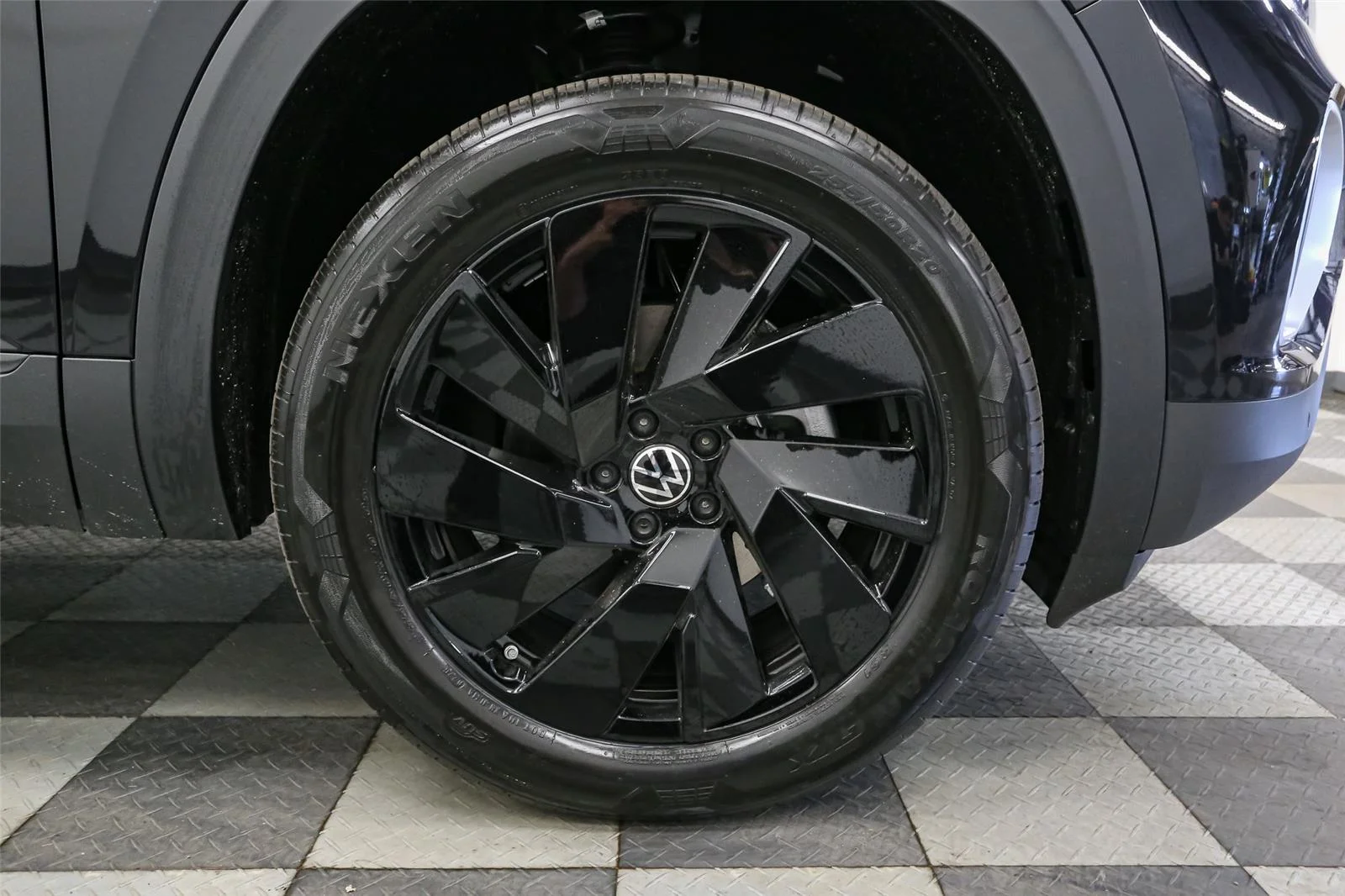 New 2026 Deep Black Pearl Volkswagen 2.0T SE w/Technology image 13