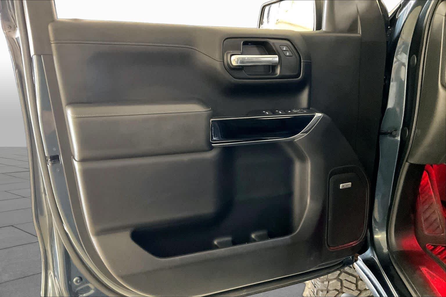 Used 2019 Shadow Gray Metallic Chevrolet RST image 19