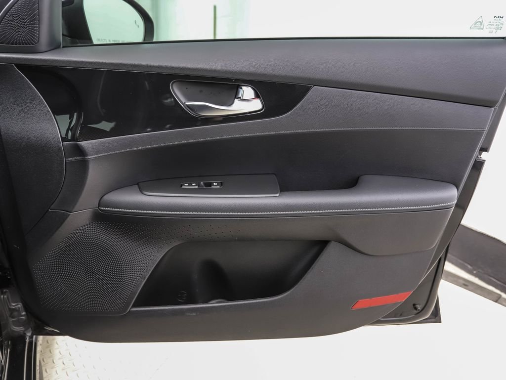 Used 2024 Aurora Black Kia GT-Line image 29