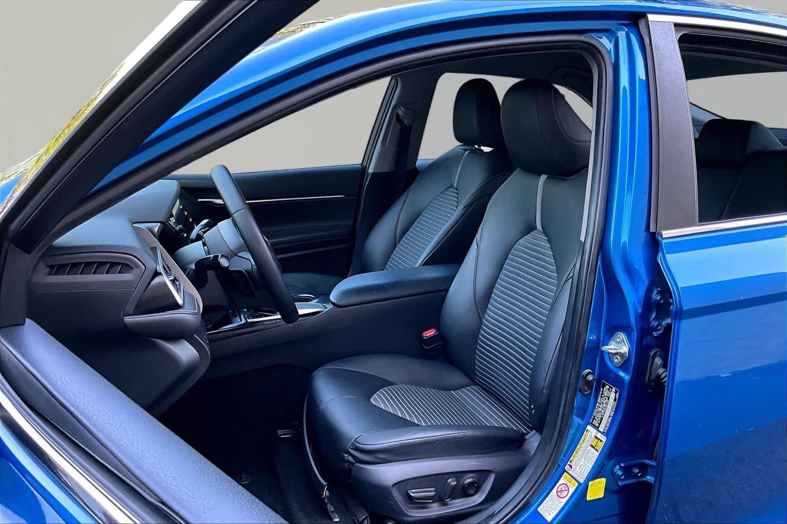 Used 2018 Blue Streak Metallic Toyota SE image 8