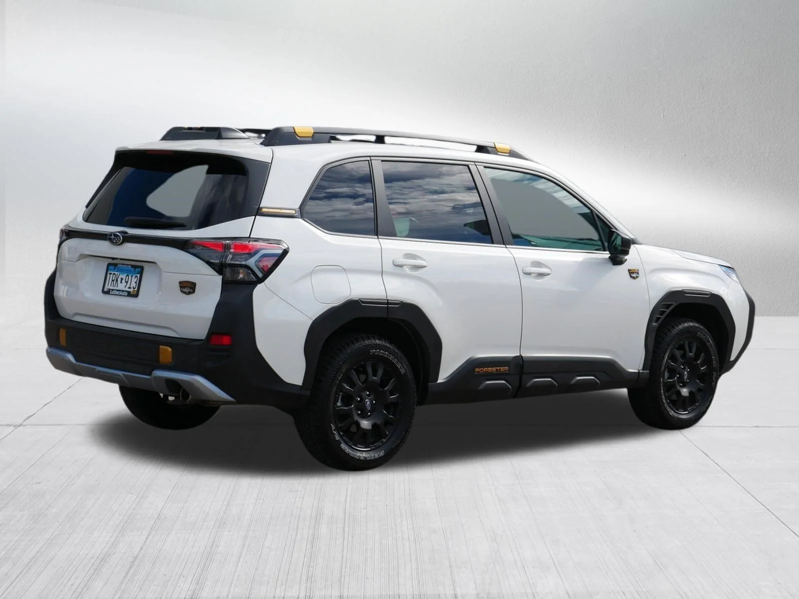 Used 2026 Crystal White Pearl Subaru Wilderness image 7