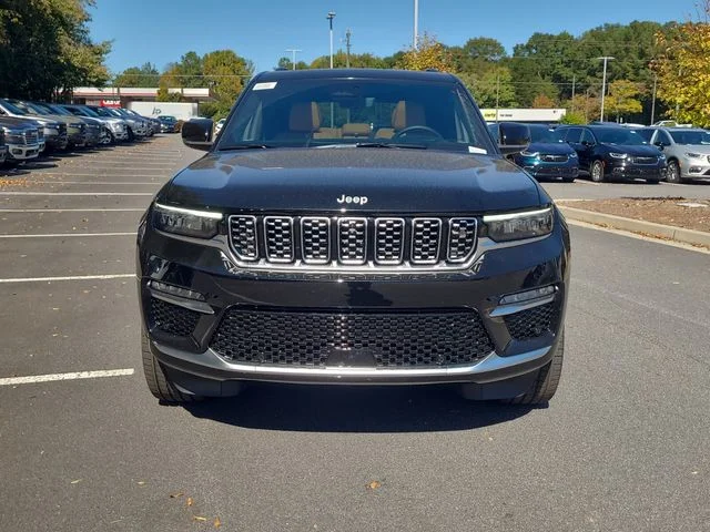 New 2025 Diamond Black Crystal Pearl-Coat Exterior Paint Jeep Summit Reserve image 18