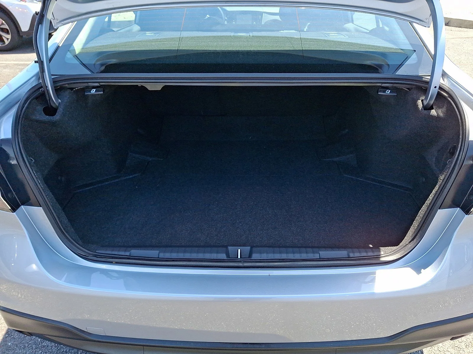 Used 2023 Ice Silver Metallic Subaru Premium image 29