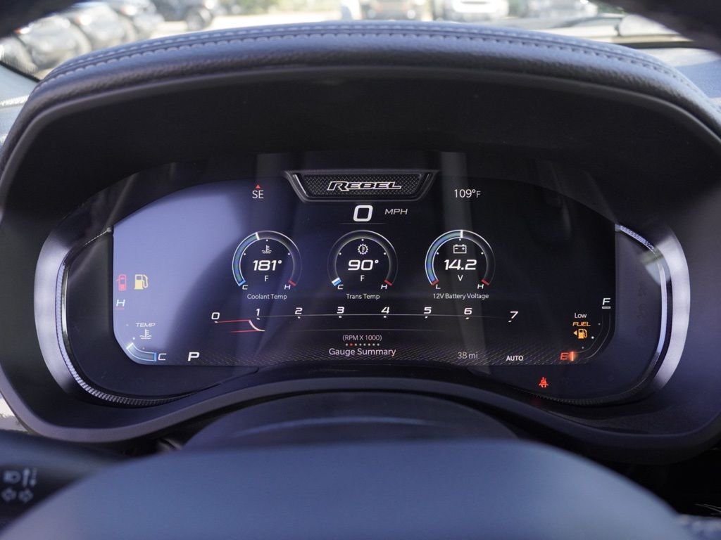 New 2026 Diamond Black Crystal Pearl-Coat Exterior Paint RAM Rebel image 12