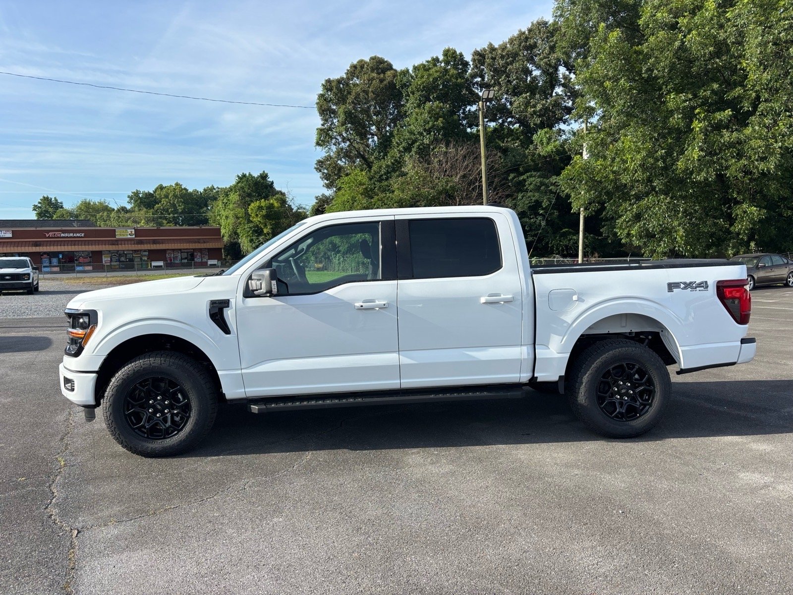 New 2026 Oxford White Ford XLT image 3