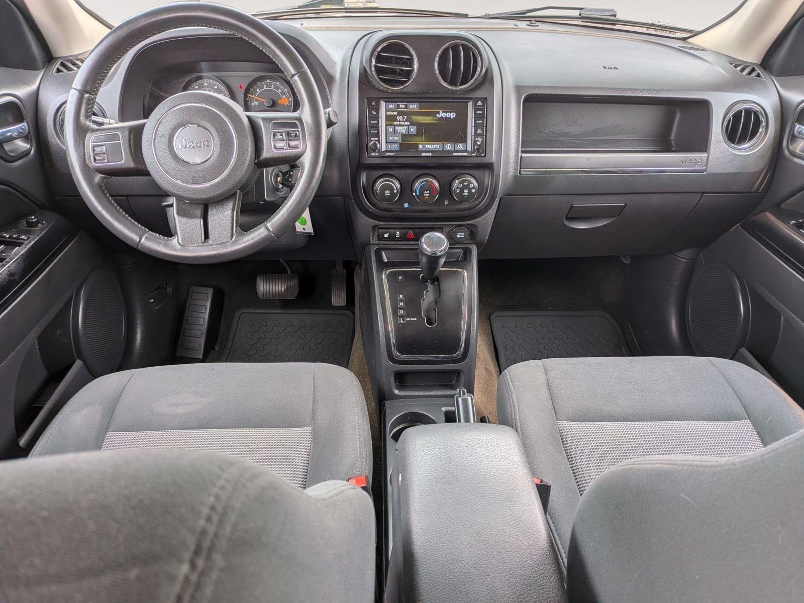 Used 2017 Black Clearcoat Jeep Latitude image 23