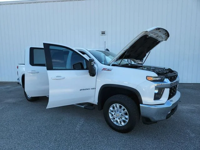 Used 2023 White Chevrolet LT image 11
