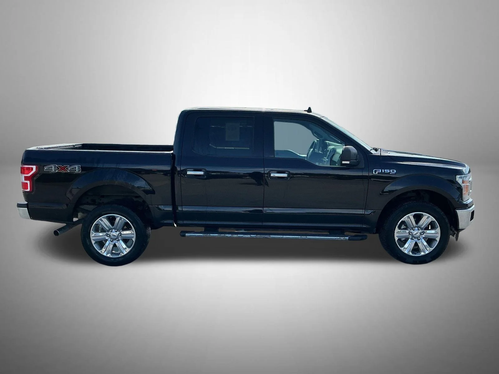 Used 2018 Black Ford XLT image 4