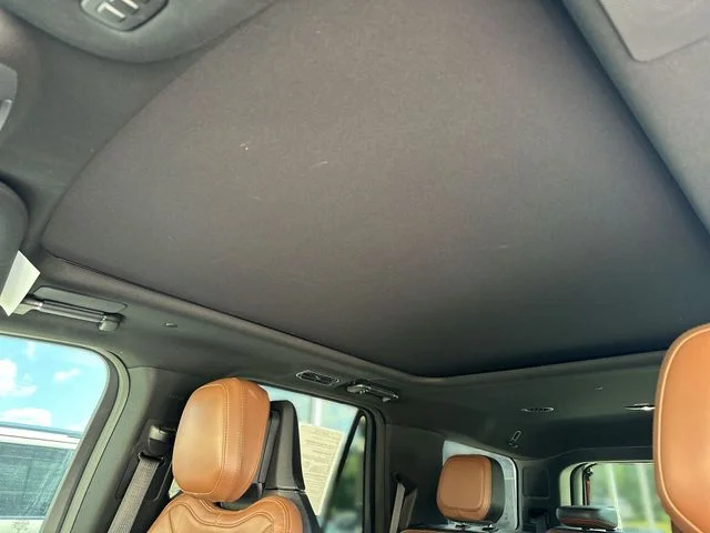 Used 2023 White Lincoln Reserve image 21