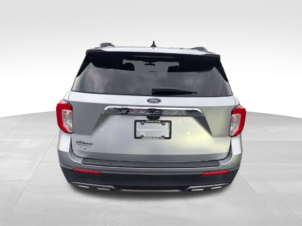 Used 2022 Silver Ford XLT image 4