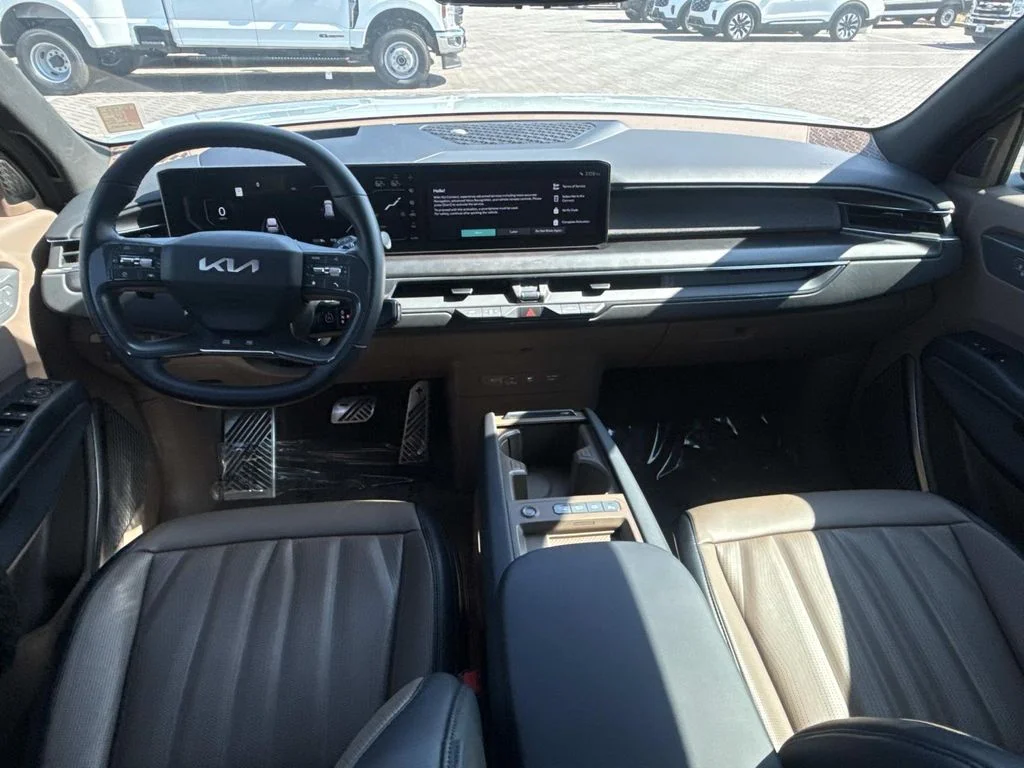 Used 2024 White Kia GT-Line image 11